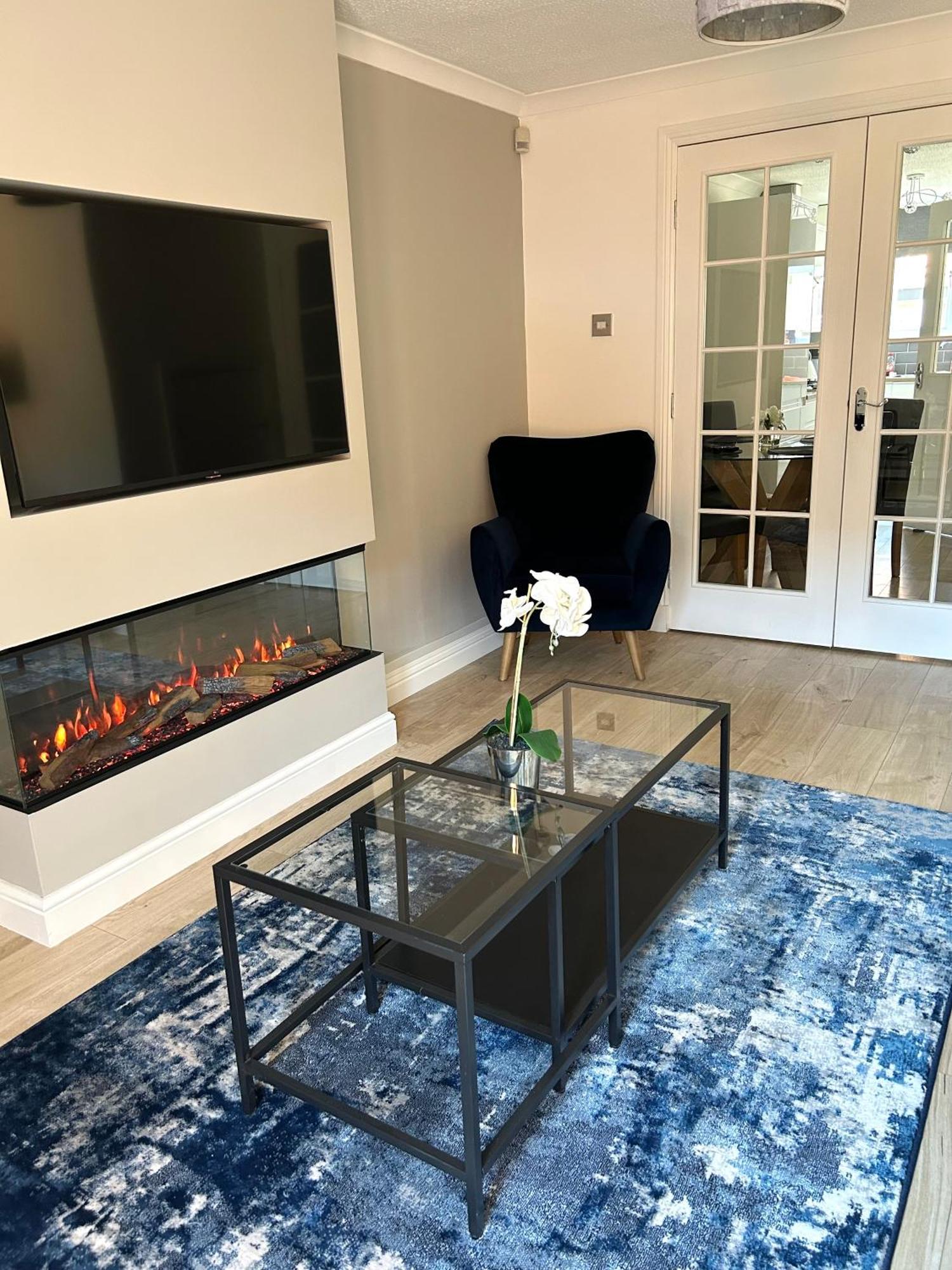3 Bedroom - 2 Bathroom Townhouse In Corstorphine Near Murrayfield Stadium - Direct Bus To Edinburgh City Centre In 20 Minutes - Two Private Parking Spaces - Private Sunny Garden - Recently Refurbished 外观 照片