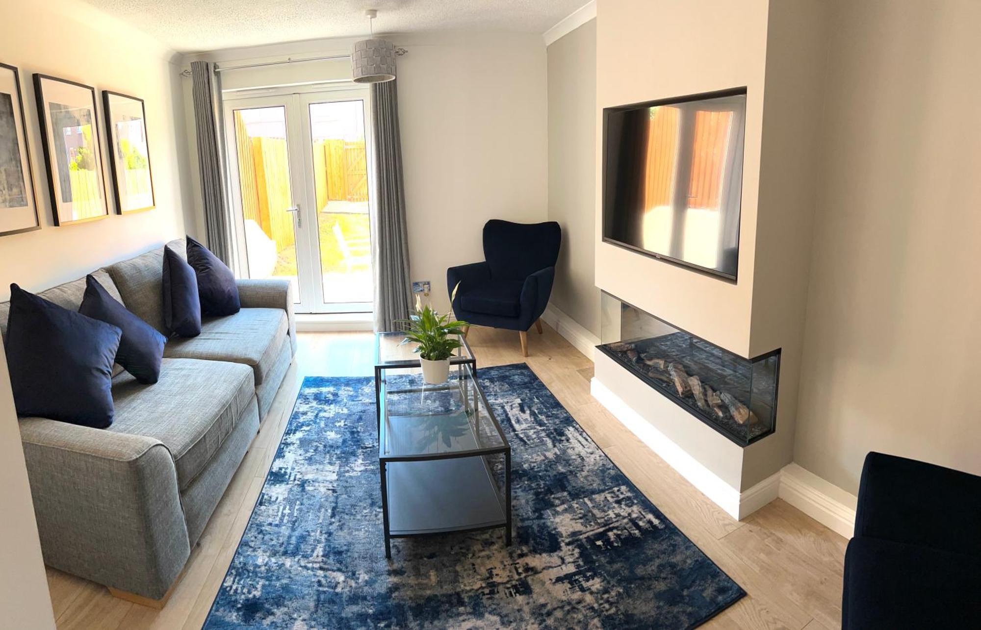 3 Bedroom - 2 Bathroom Townhouse In Corstorphine Near Murrayfield Stadium - Direct Bus To Edinburgh City Centre In 20 Minutes - Two Private Parking Spaces - Private Sunny Garden - Recently Refurbished 外观 照片